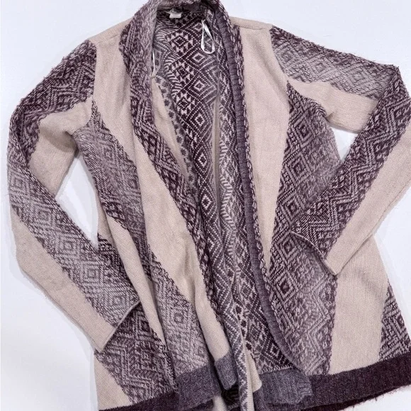 Vintage America Burgundy & Cream Patterned Cardigan – Size Small - Picture 2 of 6